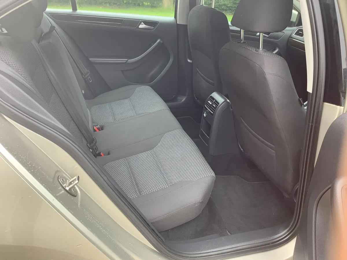 Volkswagen Jetta 2016 - Image 4