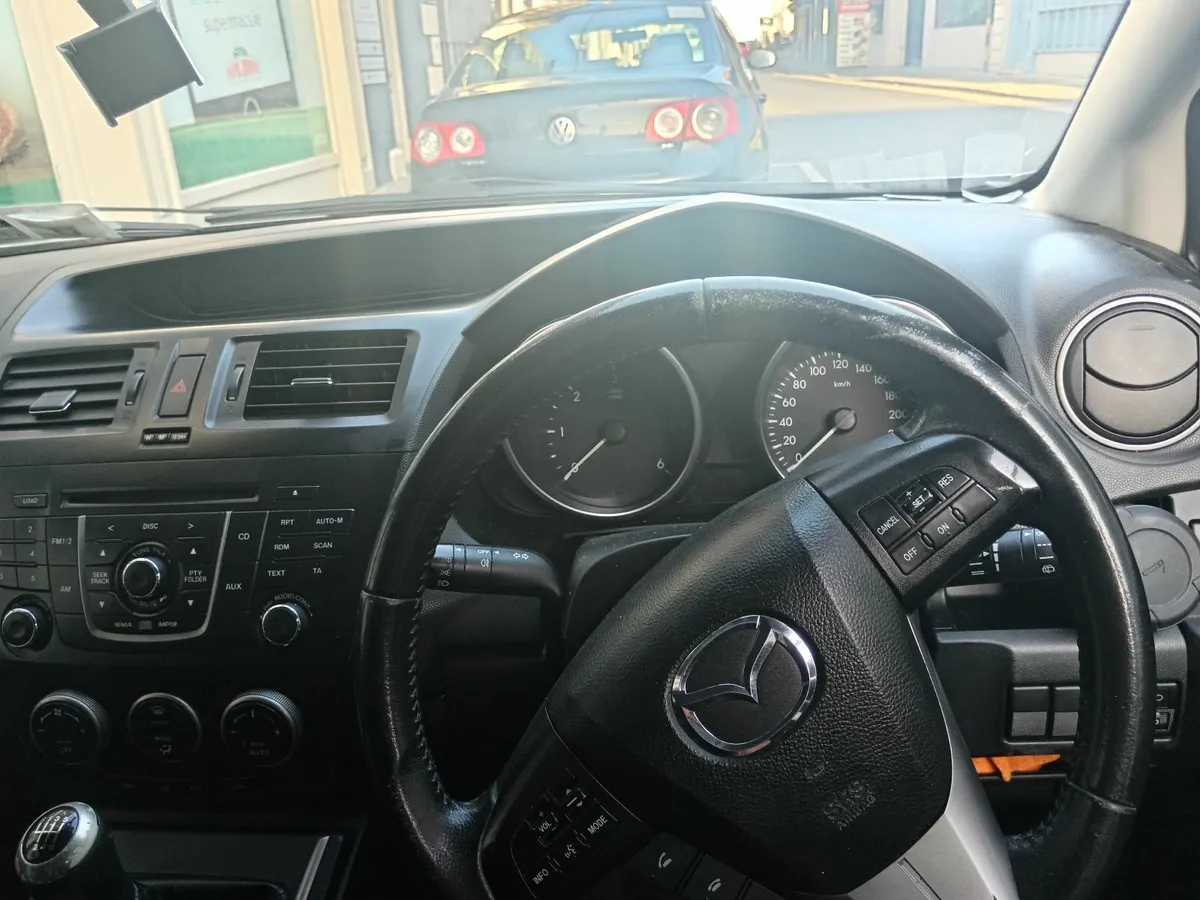 Mazda Mazda5 2011 - Image 3