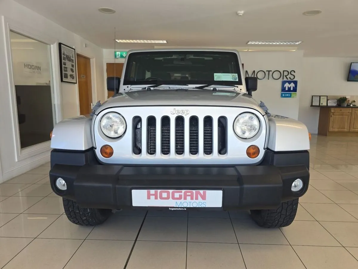 Jeep Wrangler 2.8 TD Sahara Unlimited 4DR - Image 2