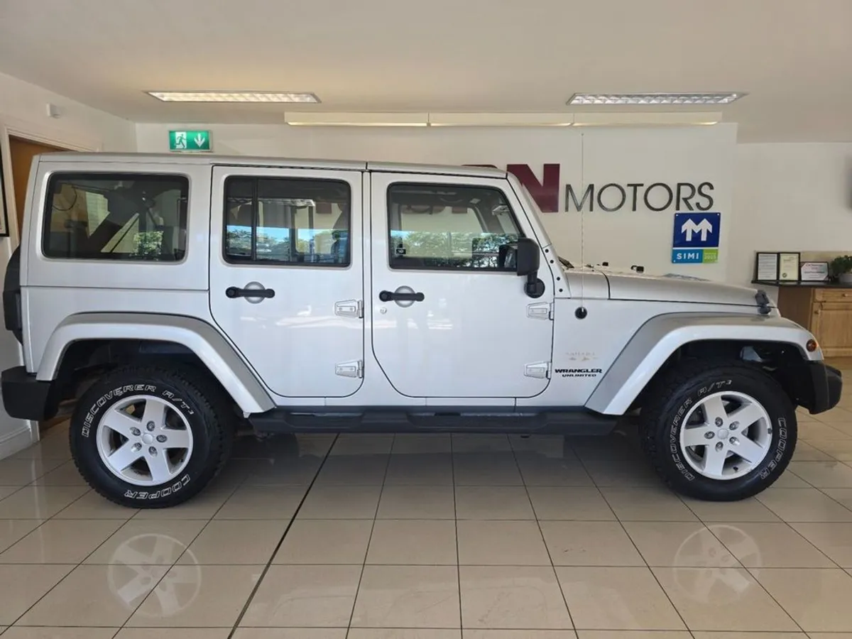 Jeep Wrangler 2.8 TD Sahara Unlimited 4DR - Image 3