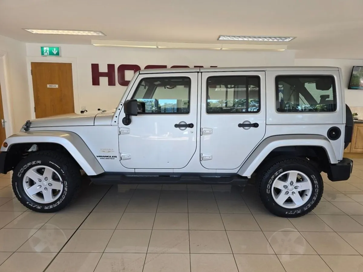 Jeep Wrangler 2.8 TD Sahara Unlimited 4DR - Image 4