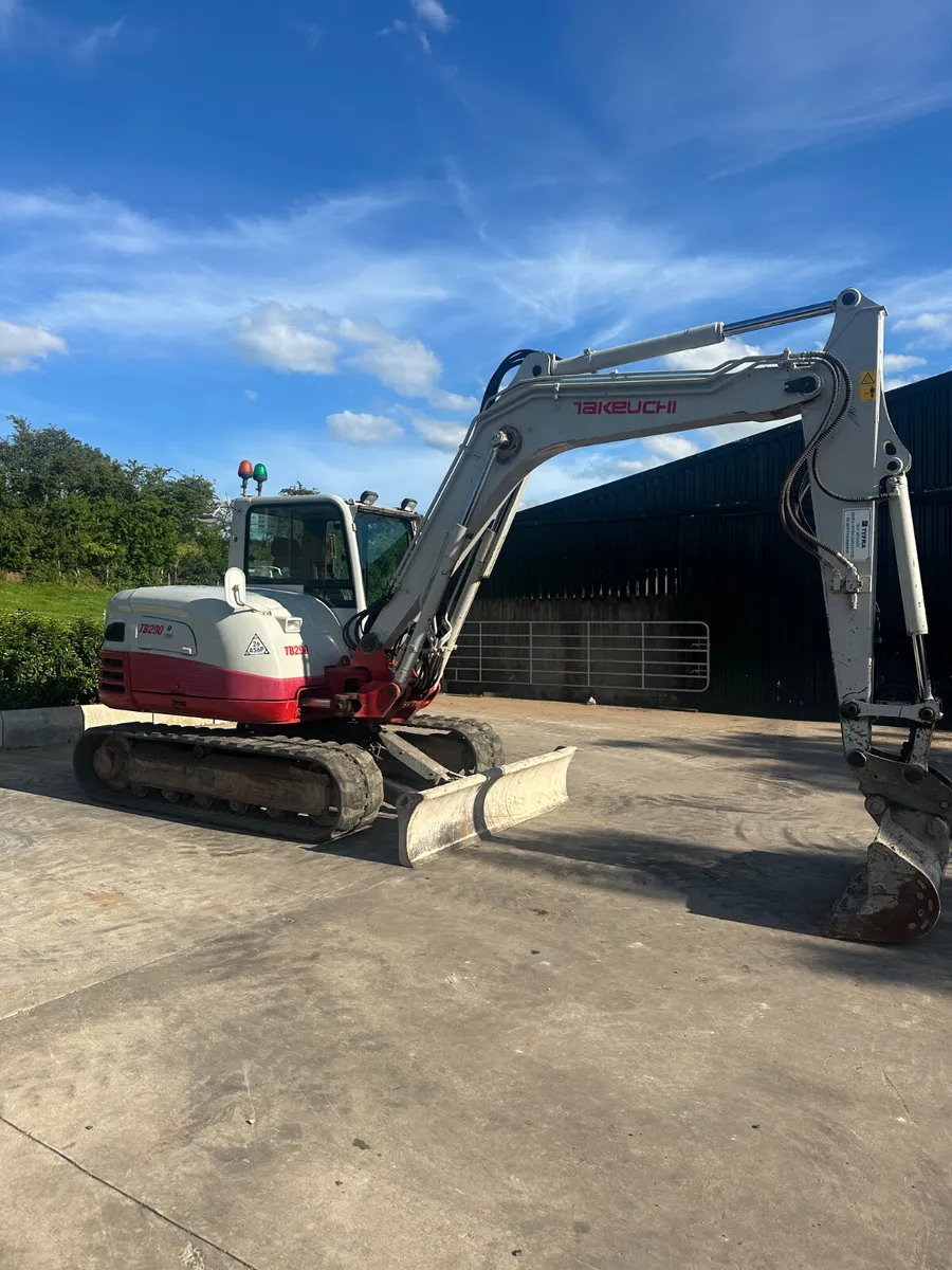 2018 TAKEUCHI TB290 - Image 1
