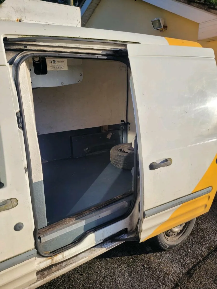 FOR SALE – 2003 Small Refrigerated Van | 1.8 TD - Image 3