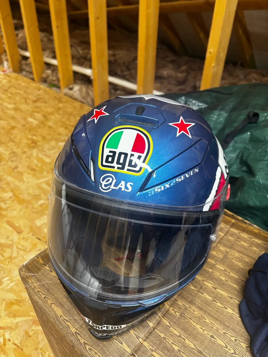 Motorcycle helmet guy Martin - Image 1