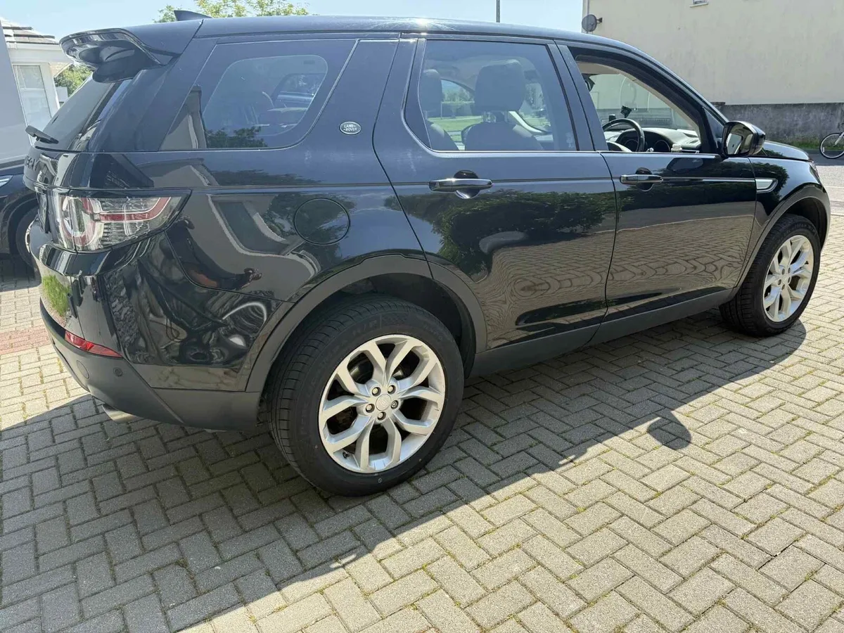 Land Rover Discovery Sport 2018 HSE Automatic - Image 4