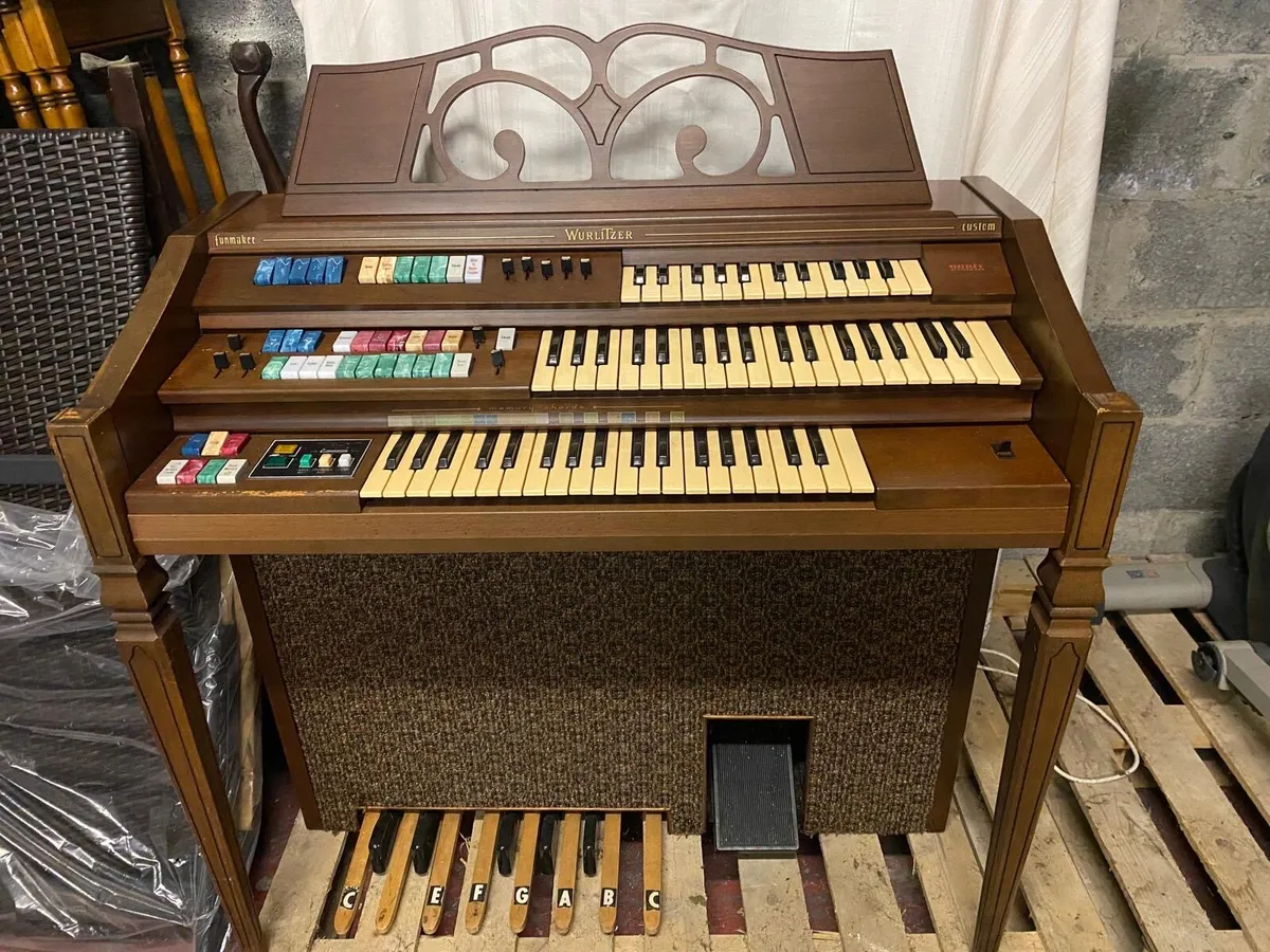 Wurlitzer 3 Keyboard Electric Organ