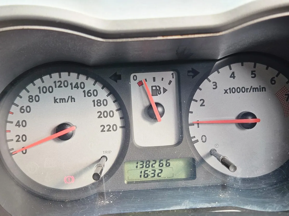Nissan note petrol 1.6 - Image 4