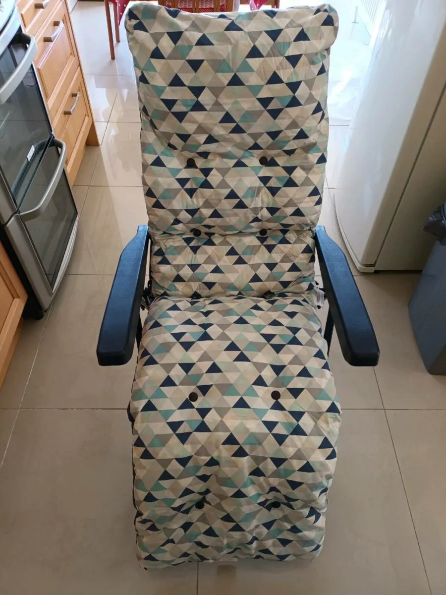 New Sun Lounger - Image 2