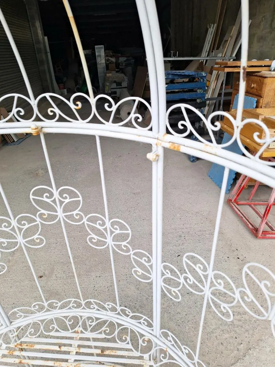 Metal garden seat - damaged (DELIVERY) - Image 3