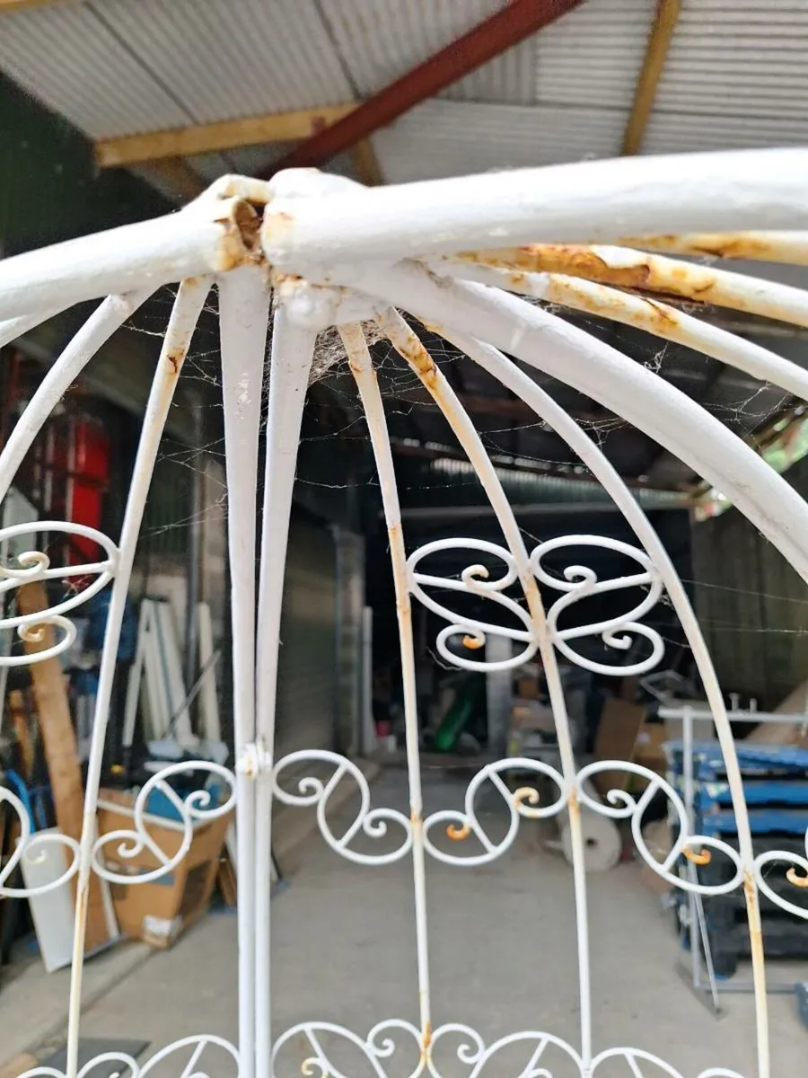 Metal garden seat - damaged (DELIVERY) - Image 4