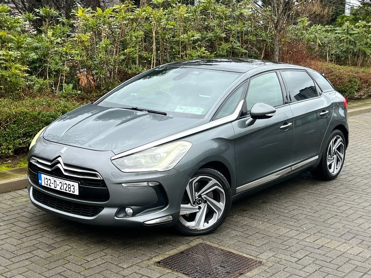 132 CITROEN DS5 2.0 DIESEL GLASS ROOF HIGH SPEC - Image 1