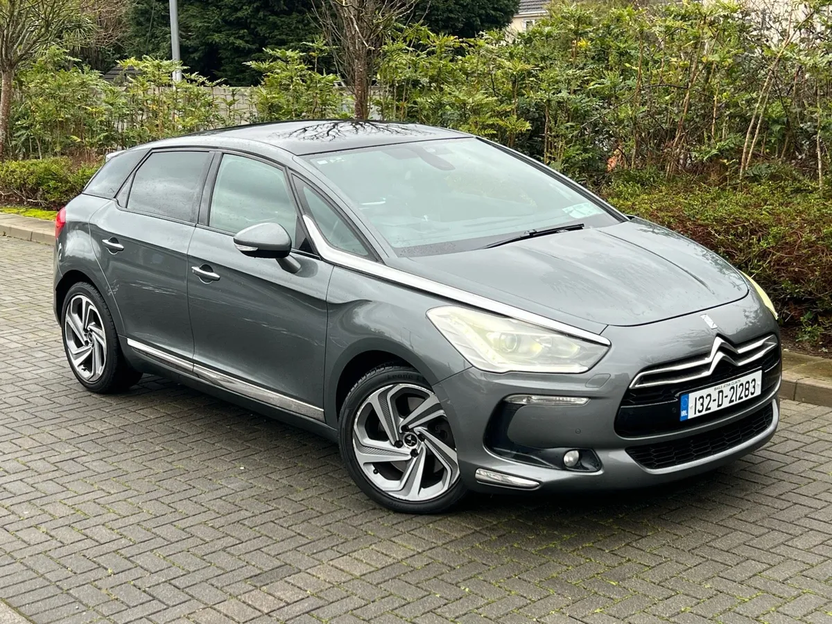 132 CITROEN DS5 2.0 DIESEL GLASS ROOF HIGH SPEC - Image 2