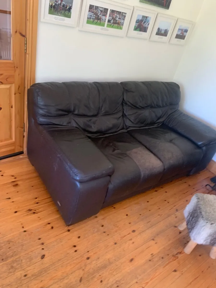 Couch - 2 seater - Image 1