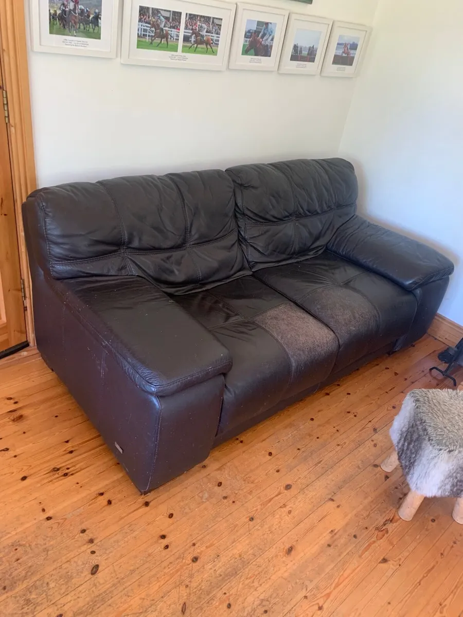 Couch - 2 seater - Image 3