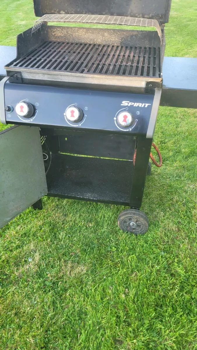 Weber Spirit 3 Burner BBQ - Image 2