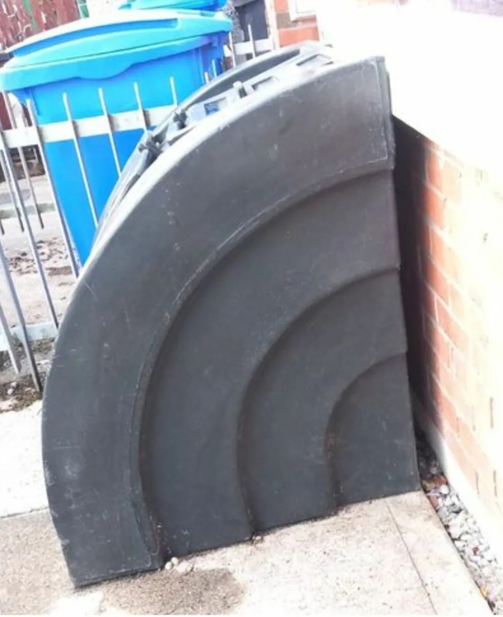 Fuel bunker + dry storage box - Image 3