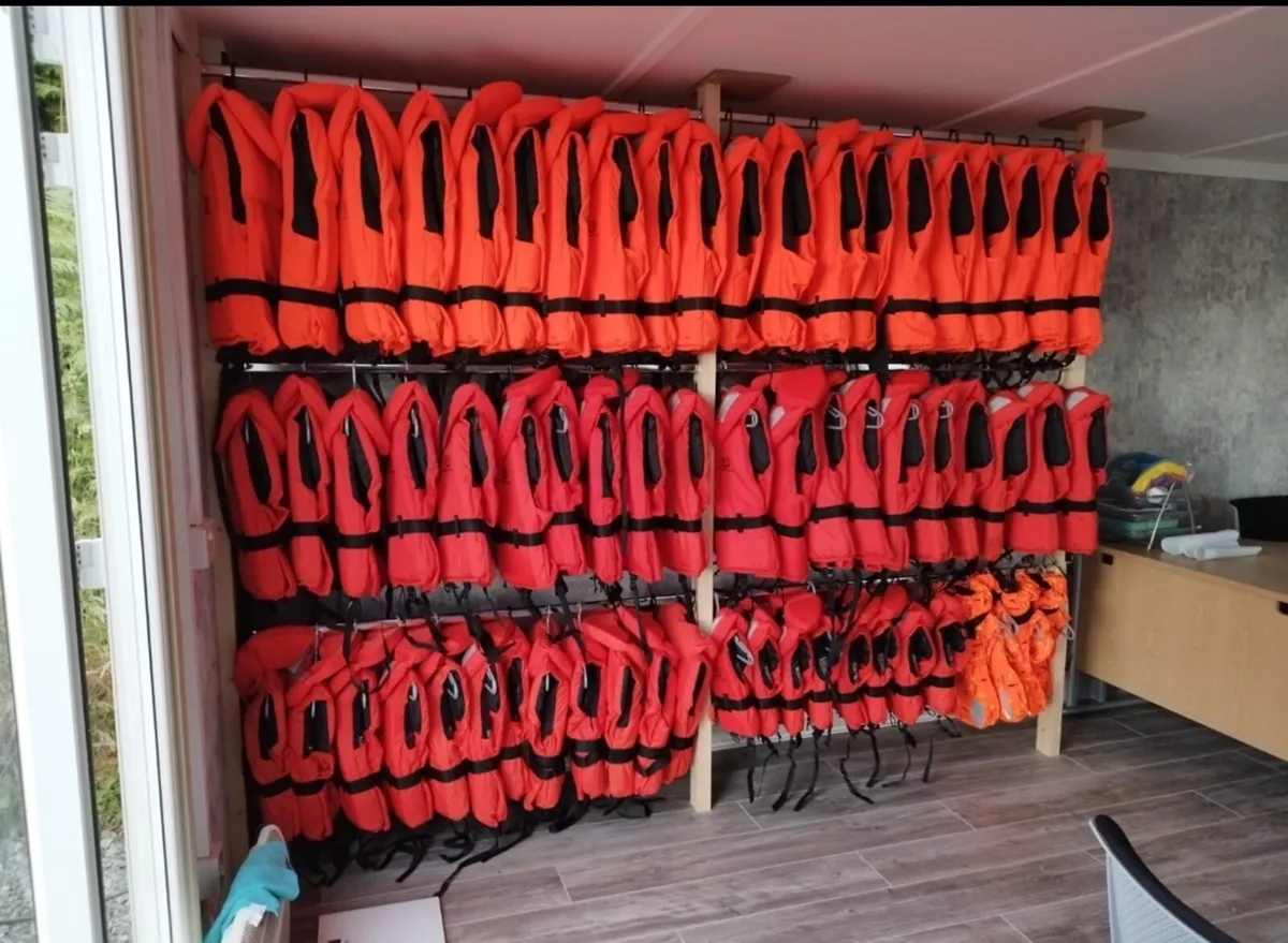 4.2m / 5 seater Boats - Image 3