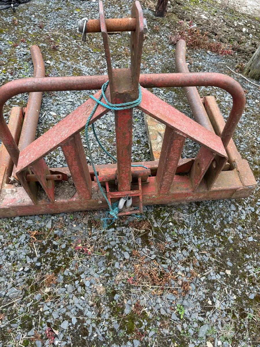 Single Bale lifter for sale - Image 1