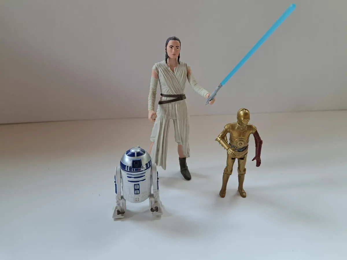 A collection of Star Wars figurines - Image 4