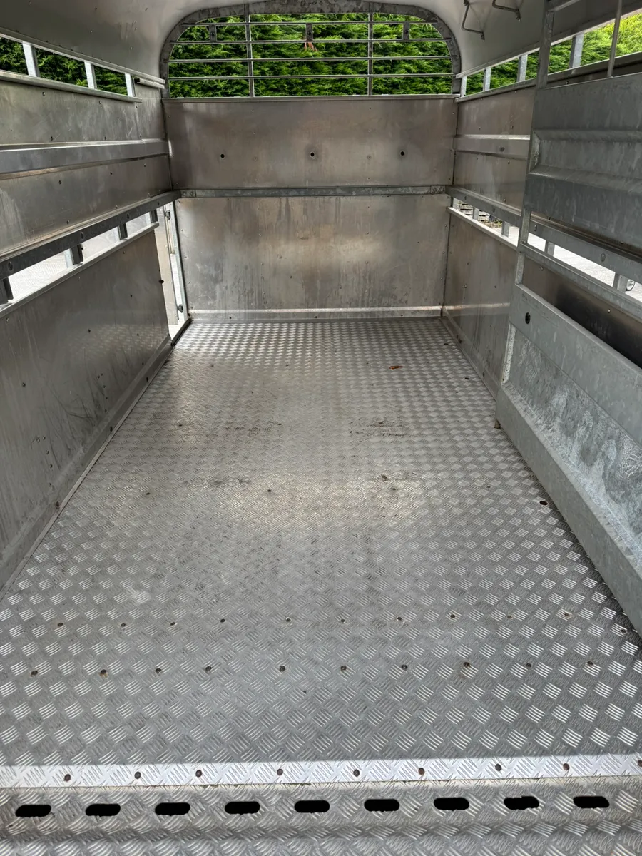 Nugent livestock trailer - Image 3