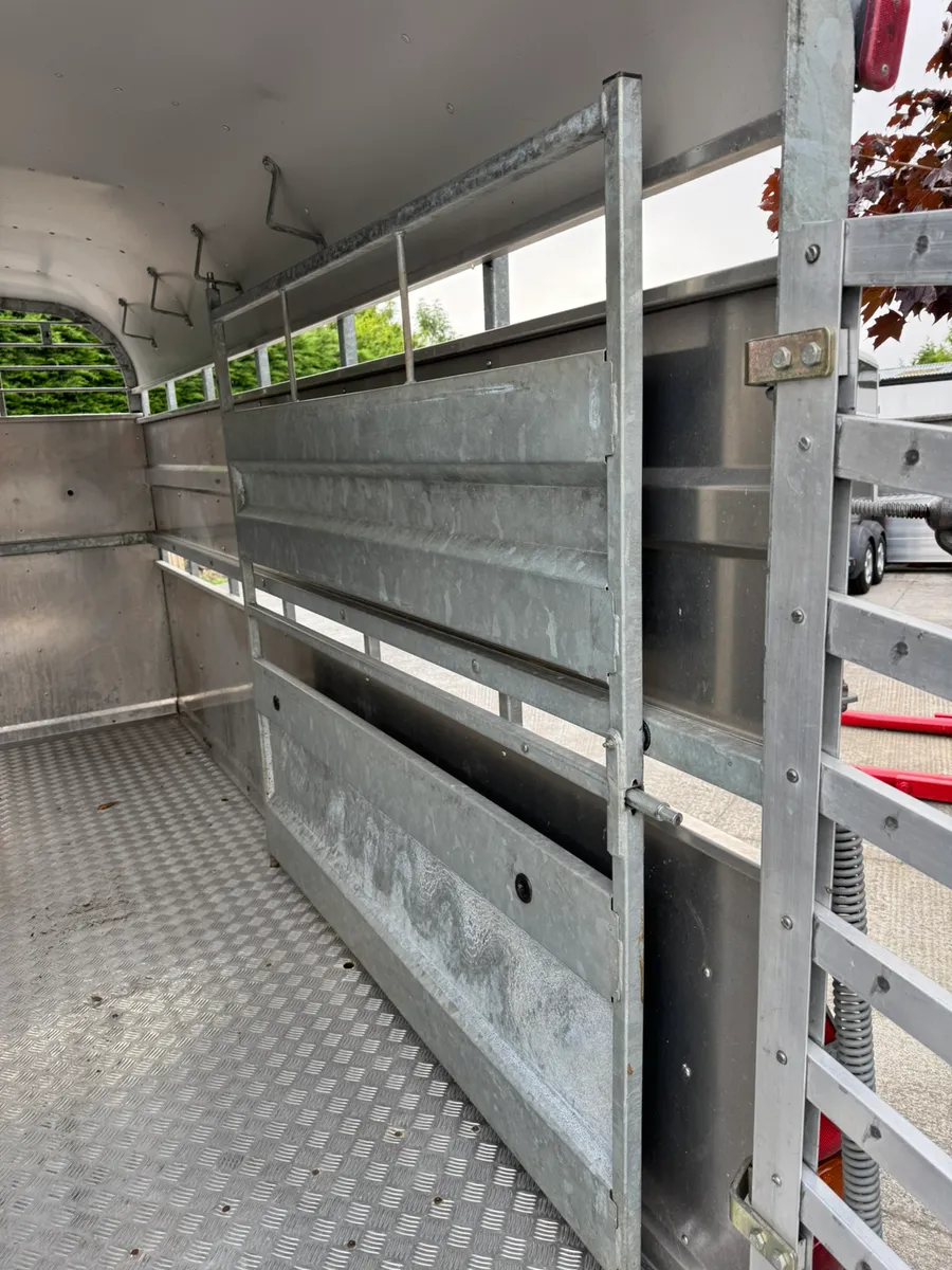Nugent livestock trailer - Image 4