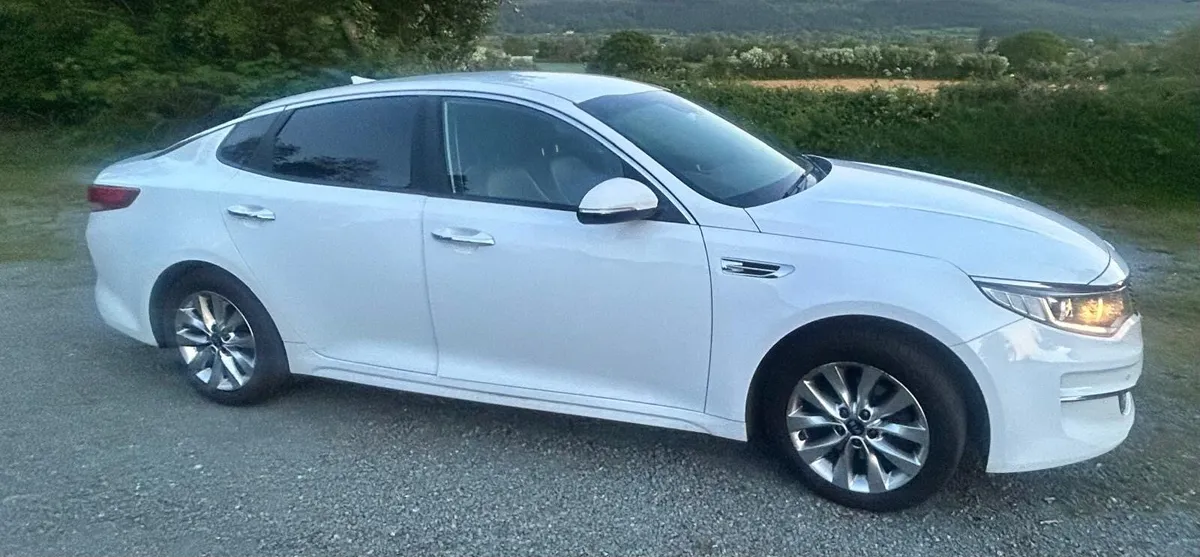 Kia Optima 2018 - Image 2