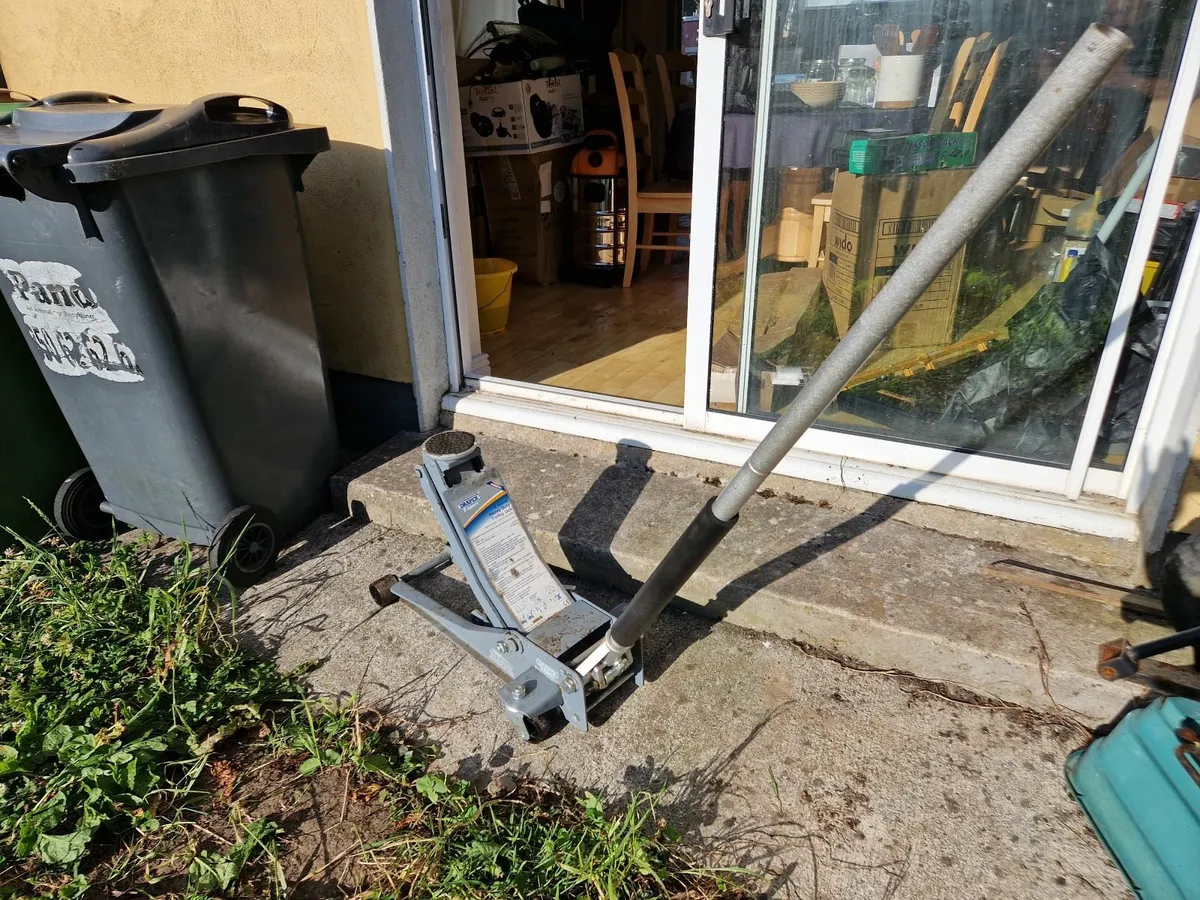 Draper Expert 2 tonne low profile Trolley Jack. - Image 1