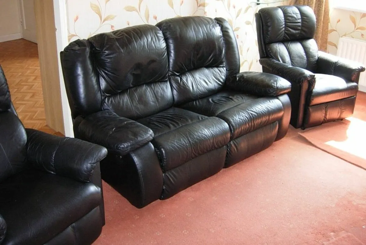 La-Z-Boy Recliners - Image 3