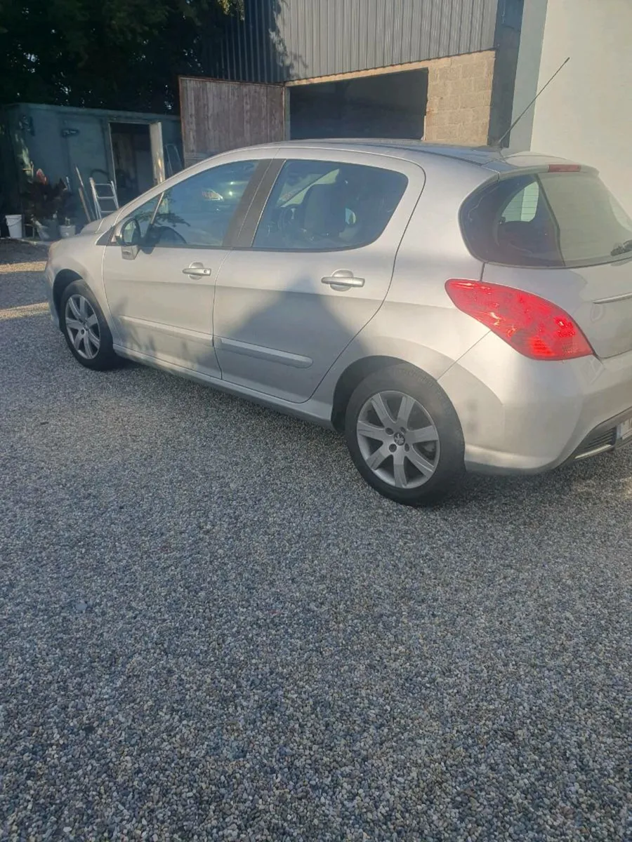 Peugeot 308 - Image 2