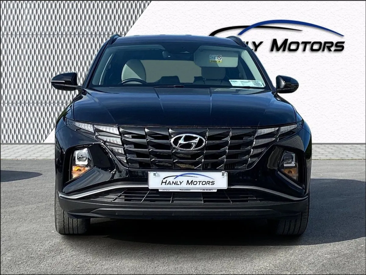 Hyundai Tucson Ix35 Executive 5DR - Image 2