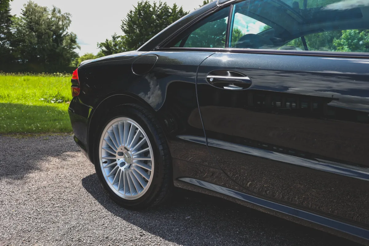 2004 Mercedes-Benz R230 SL55 AMG - Image 4