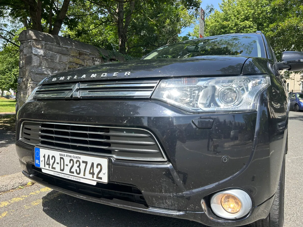 2014 MITSUBISHI OUTLANDER HYBRID PARKING CAMERA - Image 1
