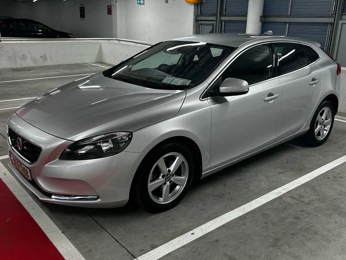 Volvo V40 2Ltr Diesel **Low Mileage** - Image 2