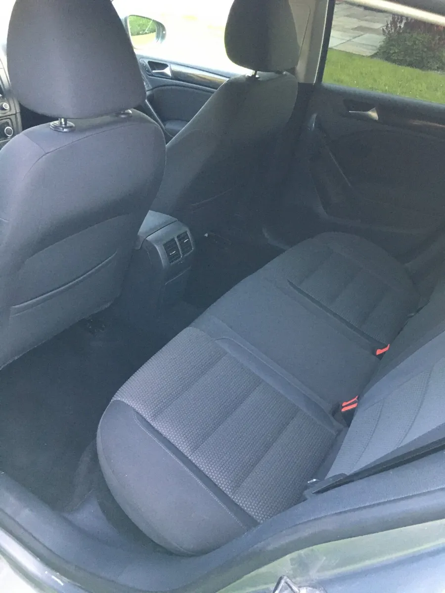 Volkswagen Golf 2011 - Image 3