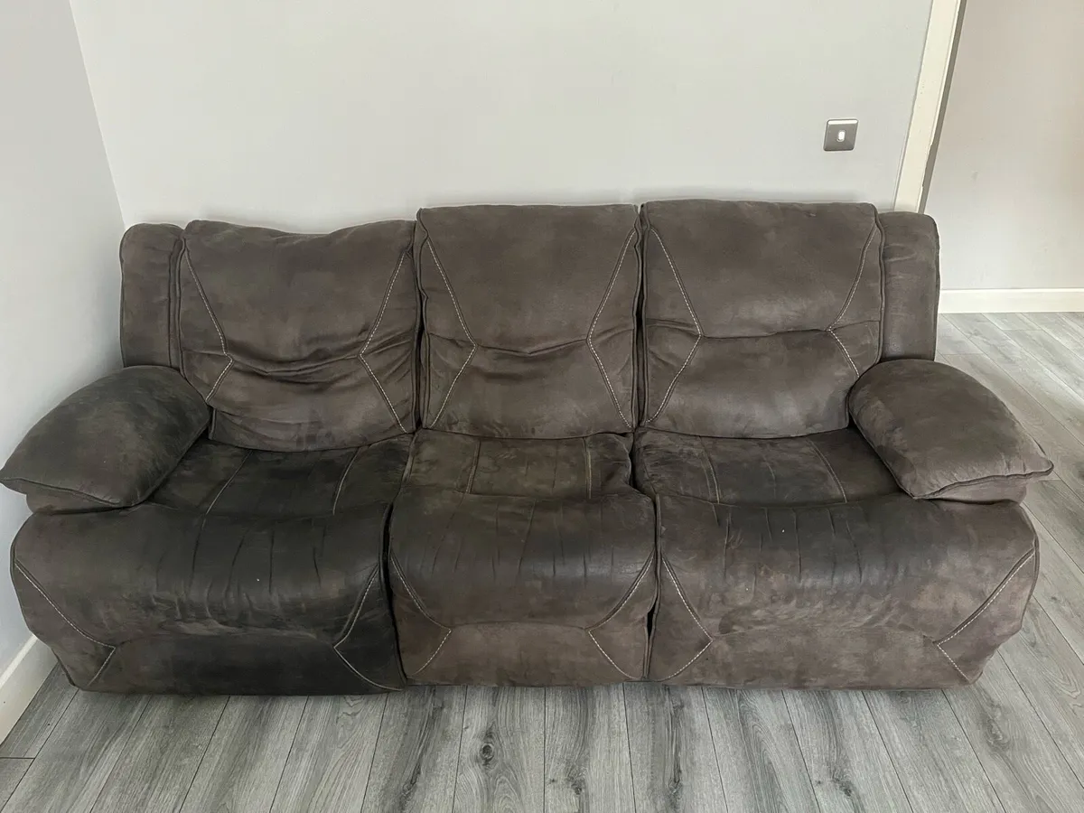 Free sofa - Image 1