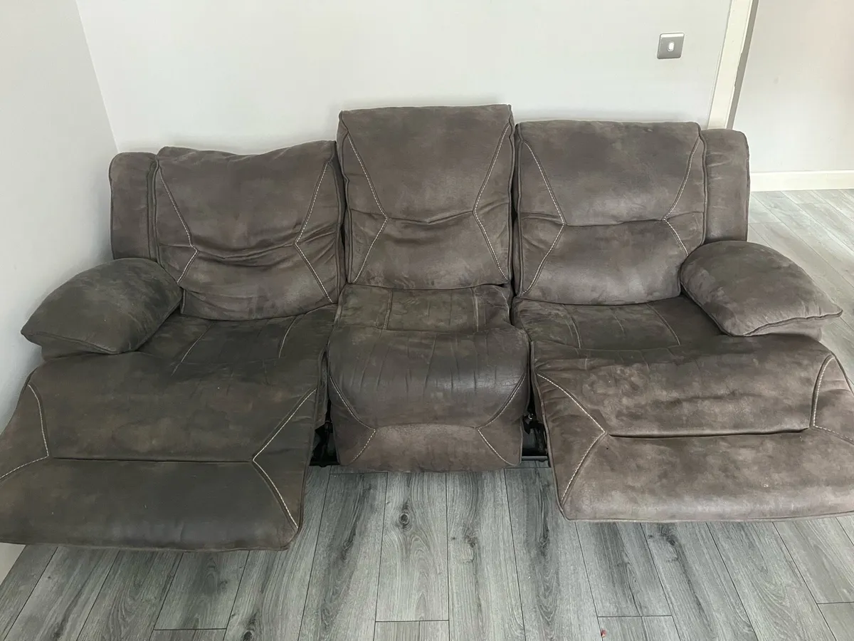Free sofa - Image 2