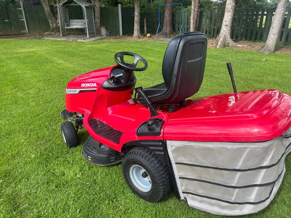 Ride on mower - Image 1