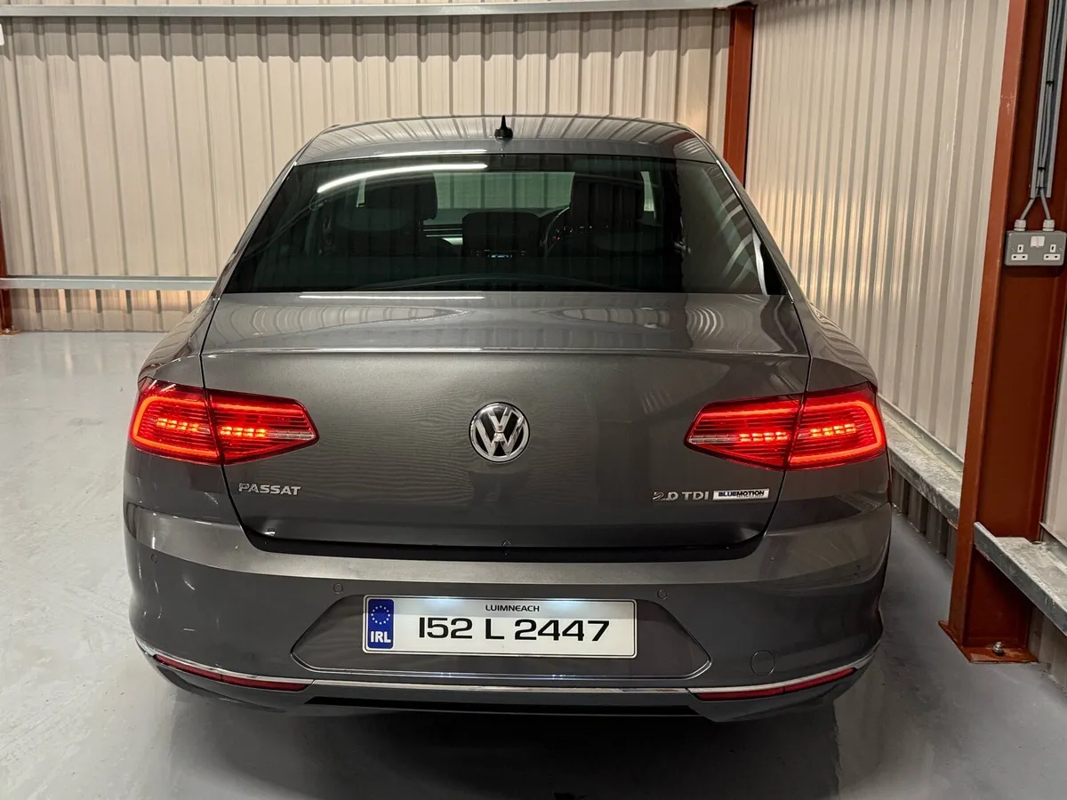 2015 Volkswagen Passat Highline GT - Image 3