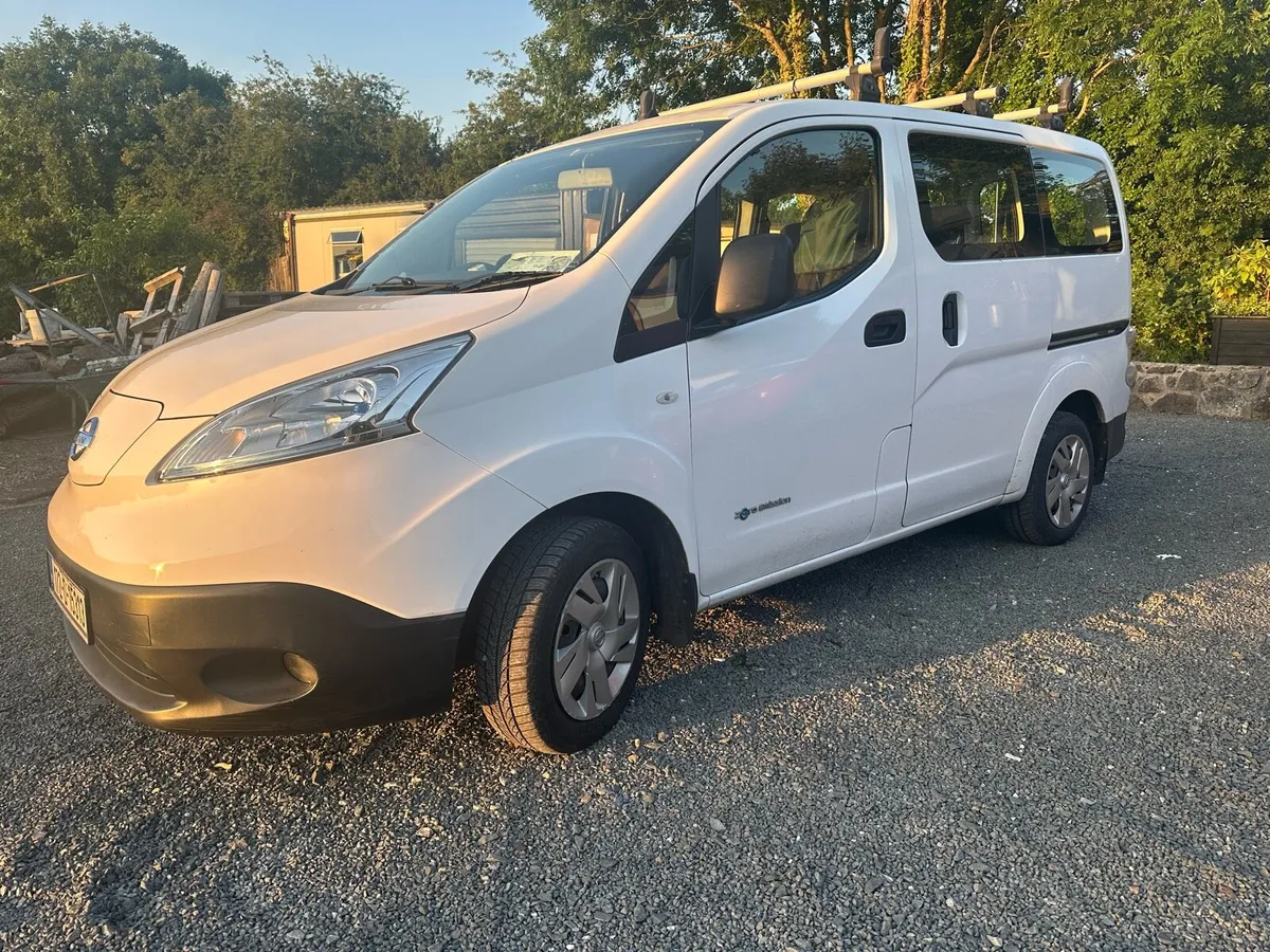 2017 Nissan ENV200 passanger van just 30k km - Image 2