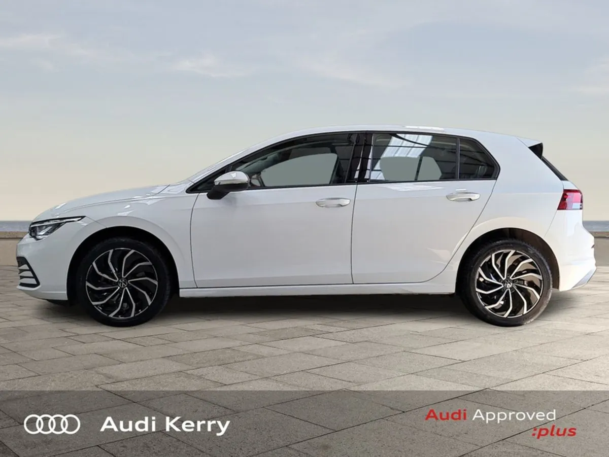 Volkswagen Golf Life 1.0 TSI Mhev 110HP Auto - Image 4