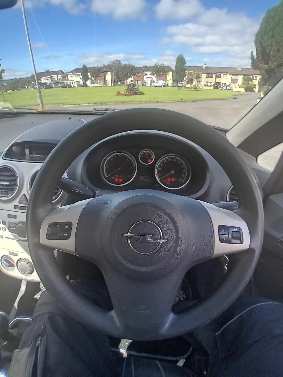 Opel Corsa 2009 - Image 2
