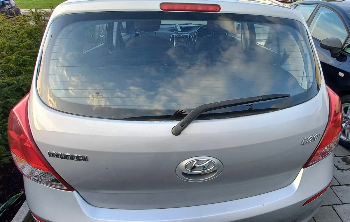 Hyundai i20 Bootlid - 2013, Silver - Image 1