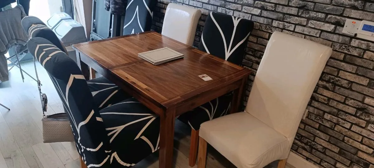 Kitchen table - Image 1