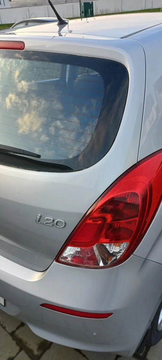 Hyundai i20 Bootlid - 2013, Silver - Image 3