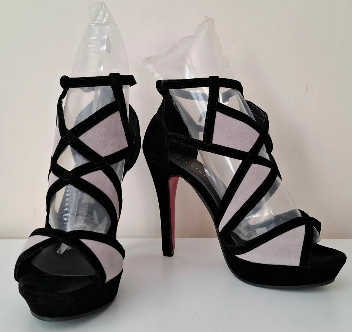 HIGH HEELS SIZE EU 37 - Image 1