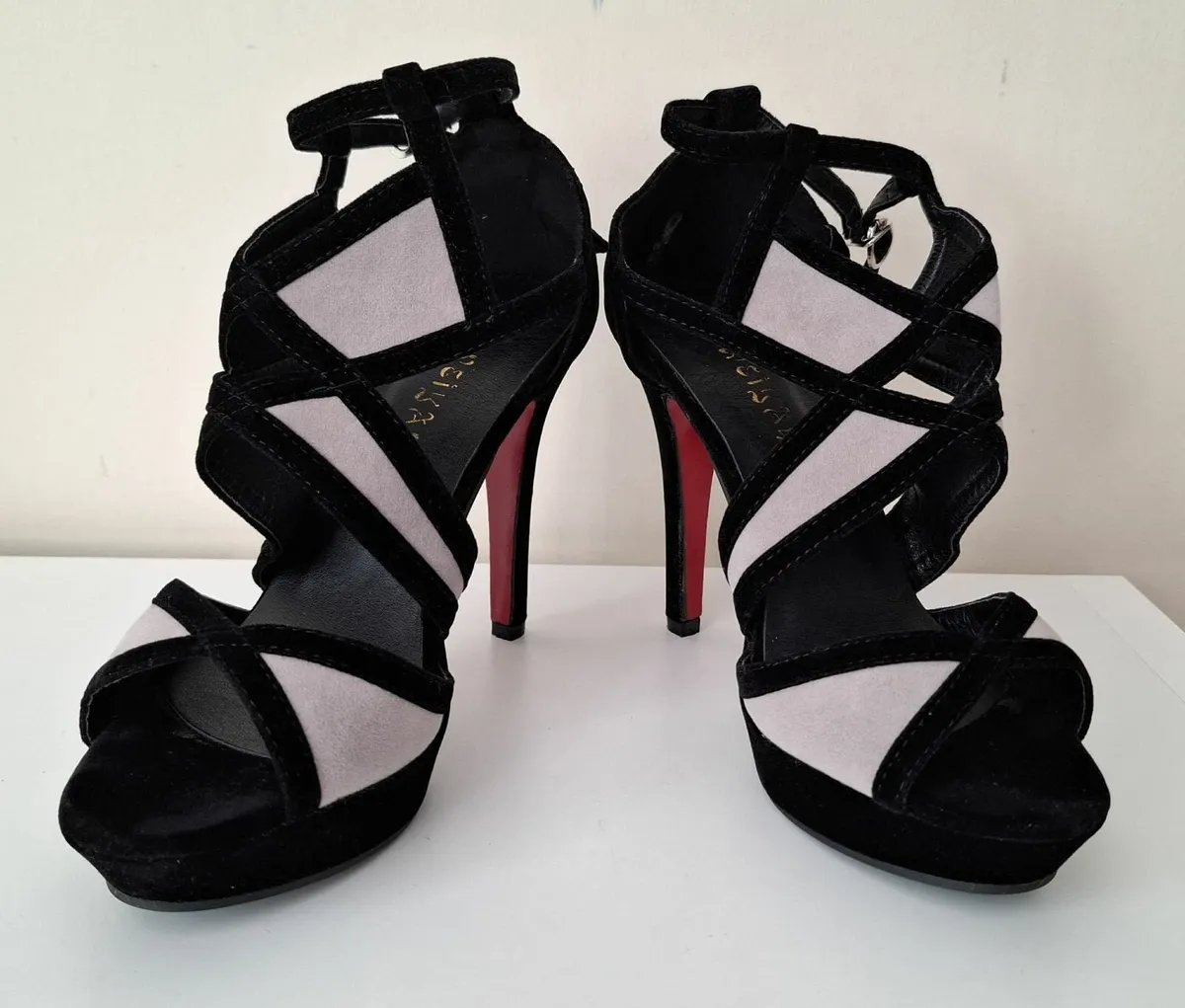 HIGH HEELS SIZE EU 37 - Image 2
