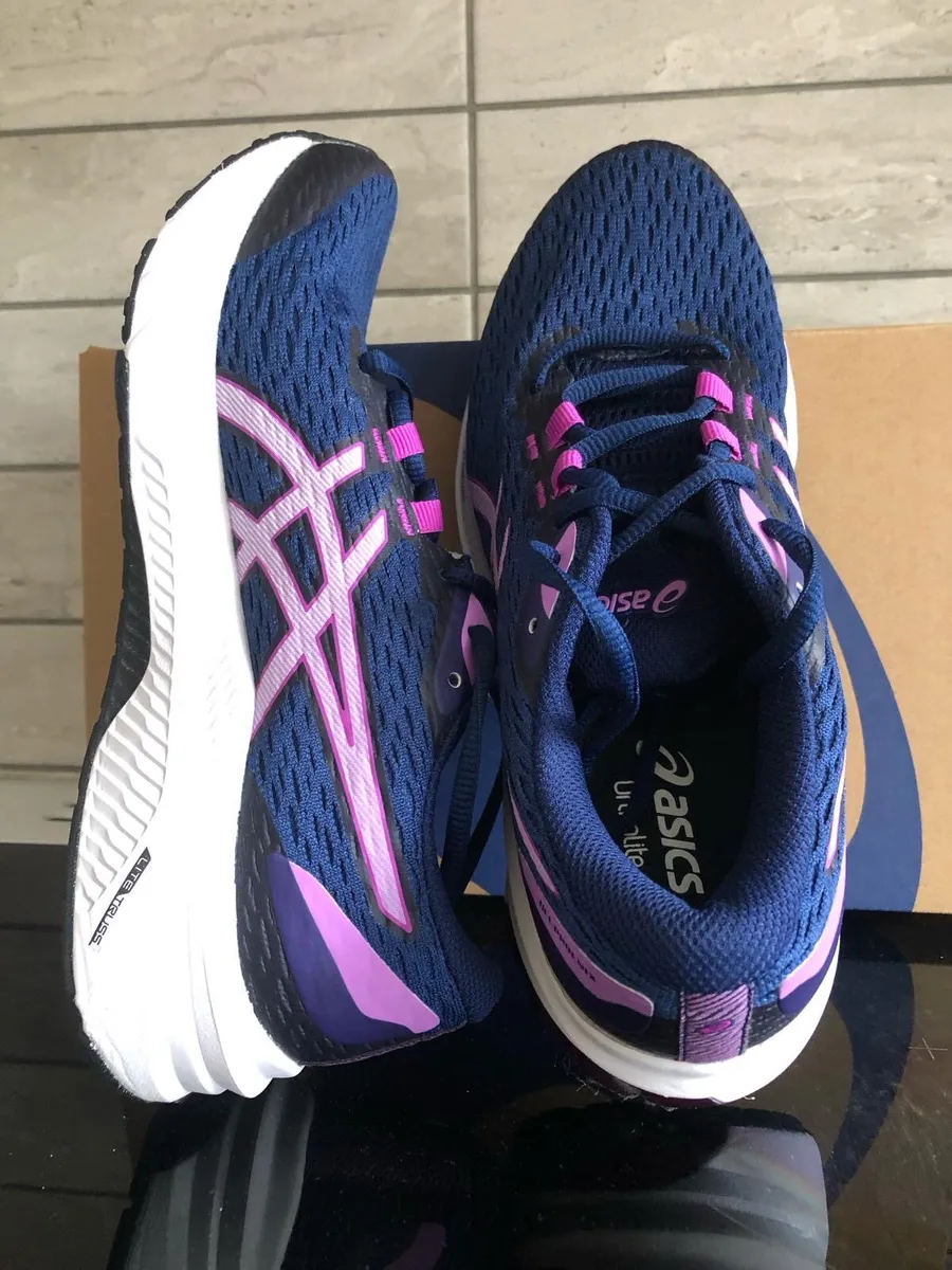 Ladies trainers - Image 2