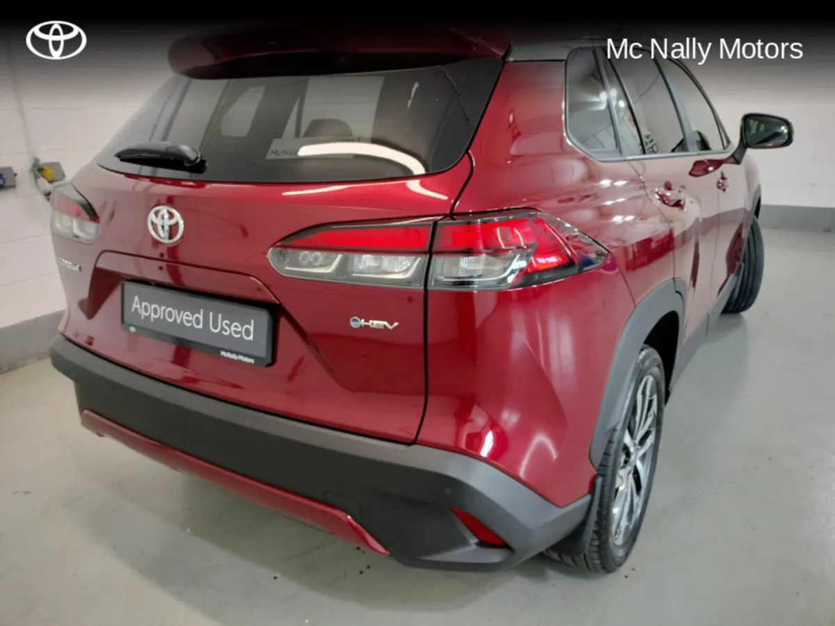 Toyota Corolla Cross HYBRID SPORT FREE SERVICE - Image 3