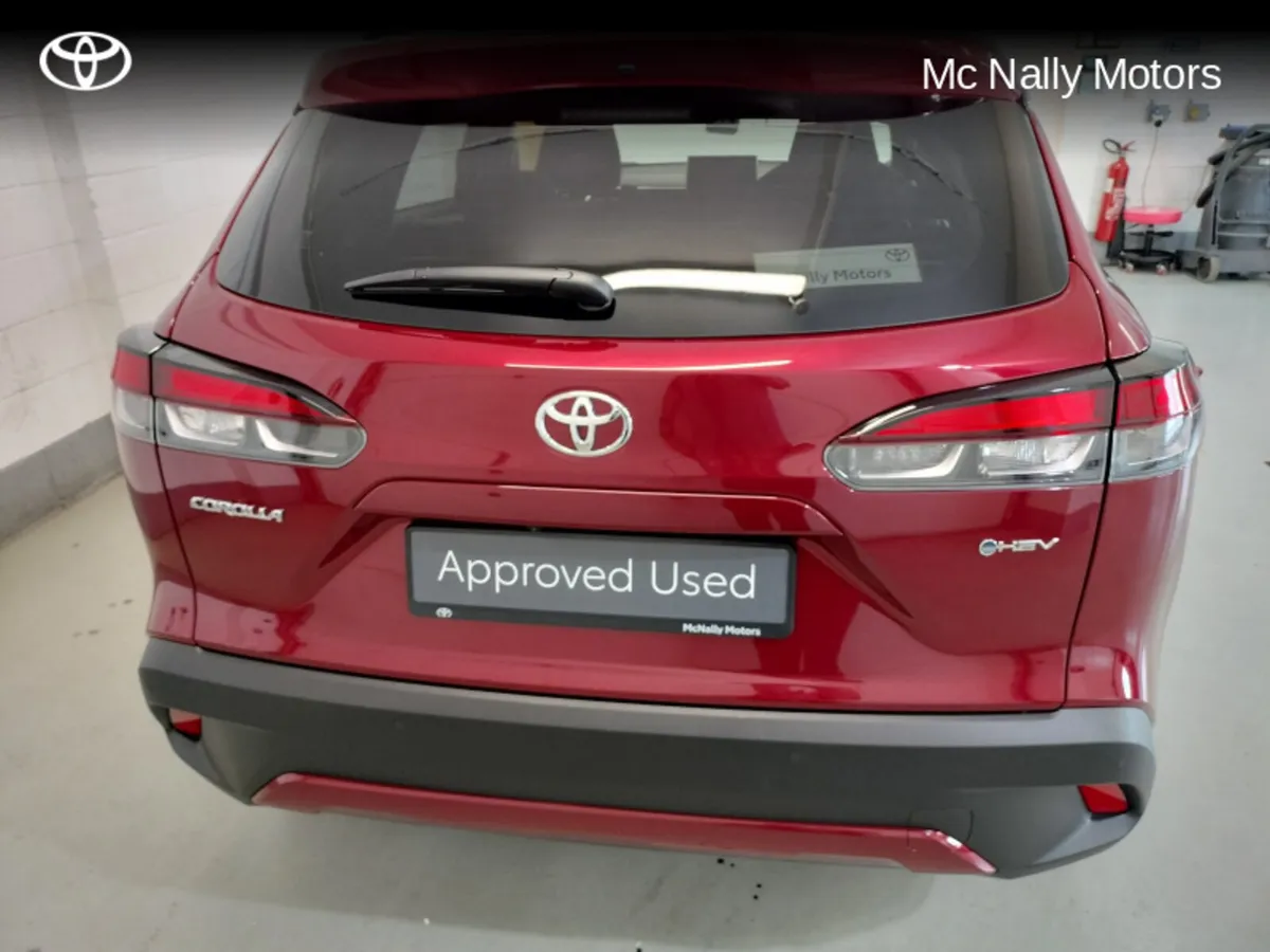 Toyota Corolla Cross HYBRID SPORT FREE SERVICE - Image 4