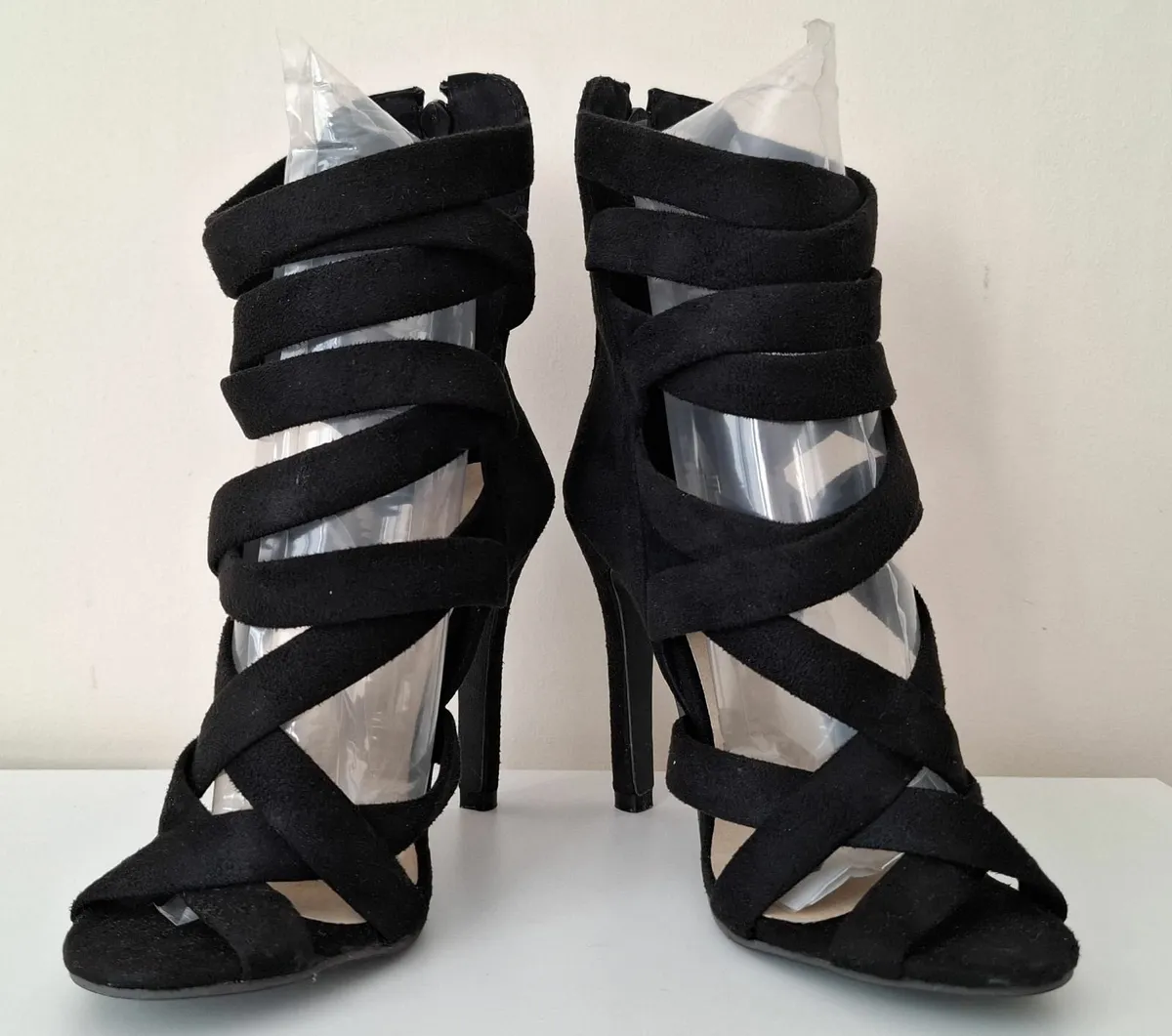 HIGH HEELS SHOES EU 37 - Image 1